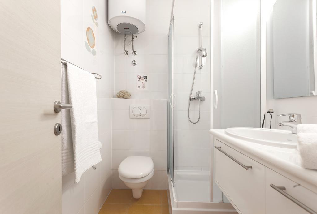 רוביני Apartments Kump מראה חיצוני תמונה