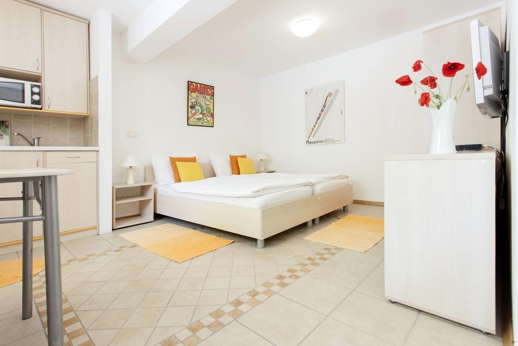 רוביני Apartments Kump מראה חיצוני תמונה